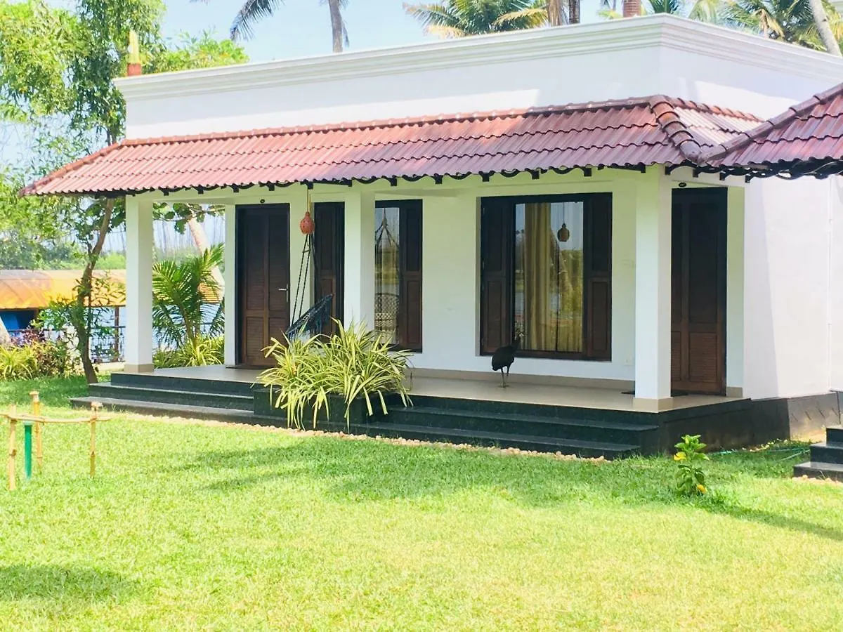 VOYE HOMES Majestic Lake&Beach Resort Varkala Paravūr 0*,  Indie